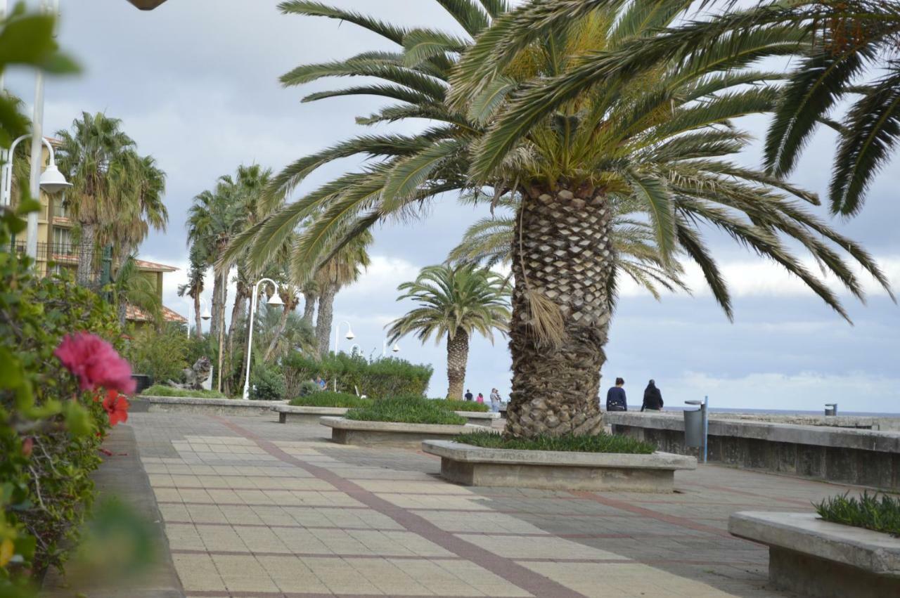 Apartment Ocean Gardens Caniço Екстериор снимка